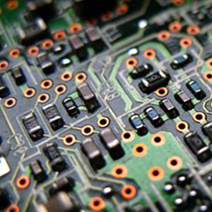 深圳風華貼片電容代理商：貼片電容1.5uf可以用2uf替代嗎？